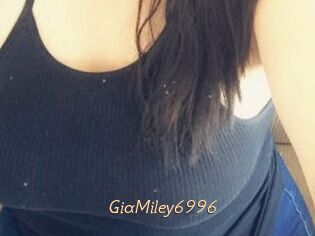 GiaMiley6996