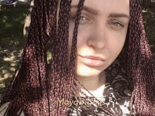 MayaBigTits