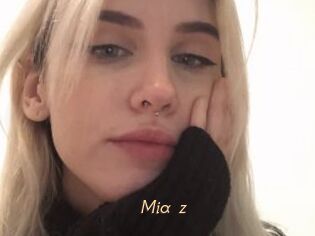 Mia_z