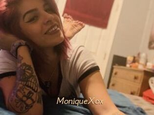 MoniqueXox