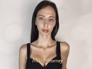 Maxineearney