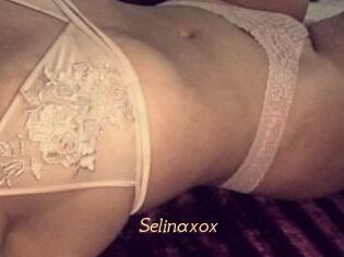 Selinaxox
